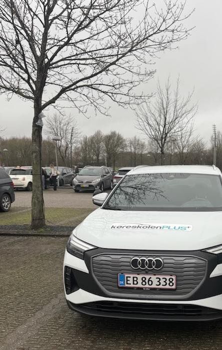 Stort tillykke med kørekortet Sebastian 🤩
Du bestod lige i første forsøg så det kunne ikke være bedre. Godt kæmpet undervejs og fedt at det lykkedes for dig. Pas godt på kortet og tusind tak for nu. Det har været hyggeligt at lære dig at kende 🚙⚡️❤️